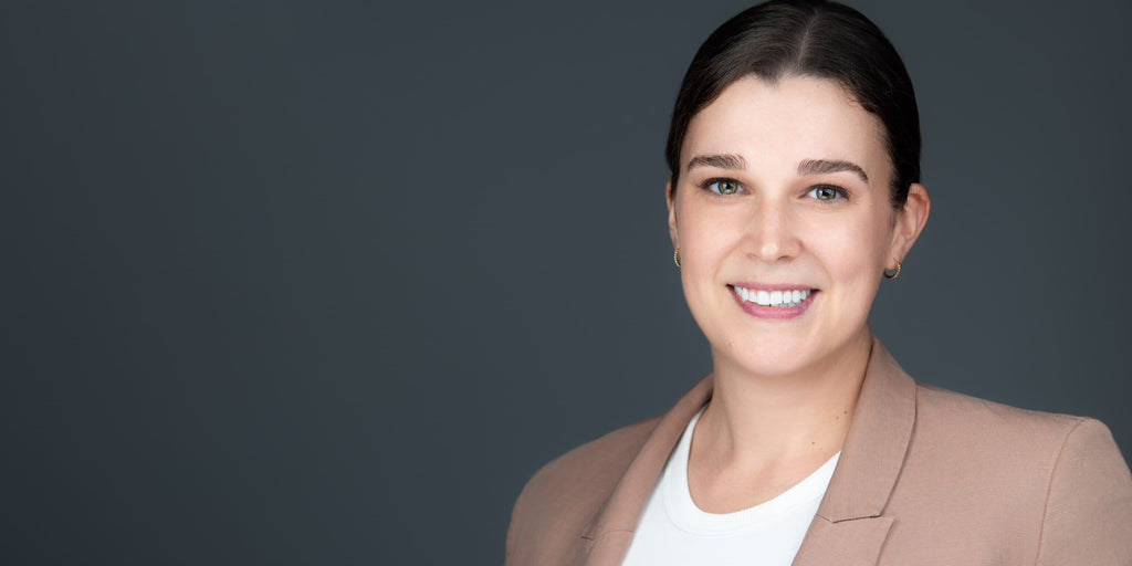 Headshot of Ellen Walker